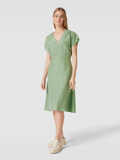 ARMEDANGELS Midikleid aus Lyocell mit V-Ausschnitt Modell 'AALBINE' Schilf 1