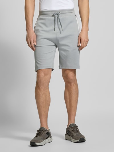 BOSS Regular Fit Sweatshorts aus Baumwoll-Mix Hellgrau 4