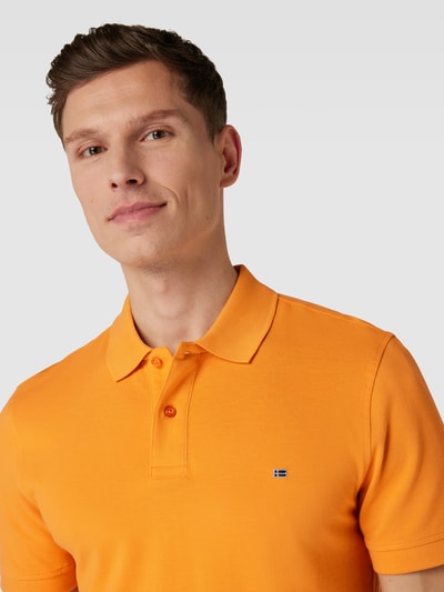 Christian Berg Men Koszulka polo o kroju slim fit w jednolitym kolorze Pomarańczowy 3