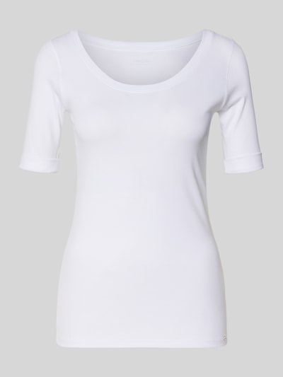 Produktfoto, T-Shirt mit Ärmelaufschlag und Rundhalsausschnitt von Marc Cain, damski t-shirt z mieszanki bawełny, z dodatkiem streczu, dopasowany krój, okrągły dekolt, rękawy z zakładką, detal z logo, długość tyłu w rozmiarze 36: 60 cm, kolor biały, gładka faktura