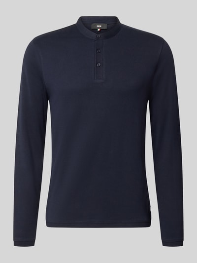 Produktfoto, dunkelblaues Longsleeve mit Knopfleiste Modell 'BADO' von CINQUE aus reiner Baumwolle, schmaler Schnitt, schlichte Struktur