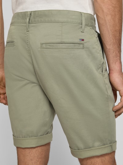 Tommy Jeans Slim Fit Chinoshorts aus Baumwoll-Mix Oliv 3