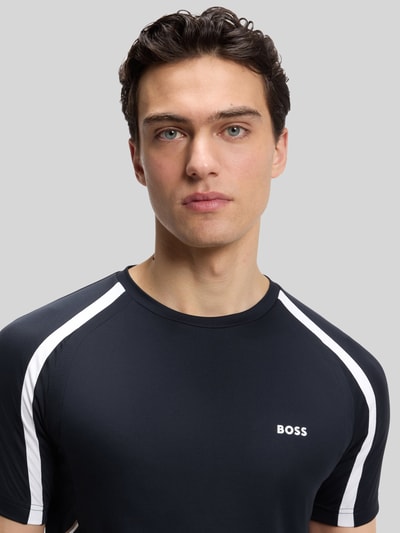 BOSS Green t-shirt sportowy o kroju slim fit z napisem z logo Granatowy 3