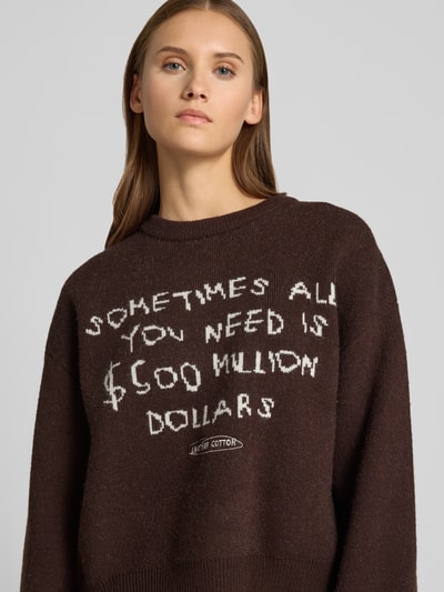 ANOTHER COTTON LAB Relaxed Fit Strickpullover mit Statement-Schriftzug Schoko 3