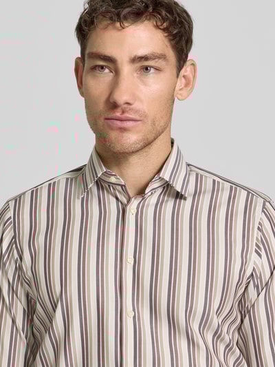 Christian Berg Men Regular Fit Business Hemd aus Baumwolle mit Kentkragen Mittelbraun 3