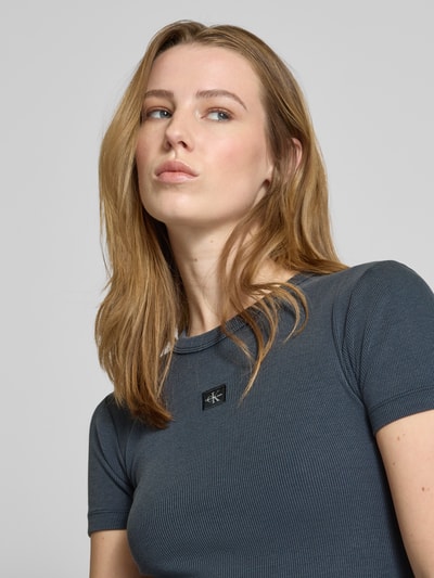Calvin Klein Jeans T-Shirt-Kleid mit Label-Patch und Rundhalsausschnitt Anthrazit 3