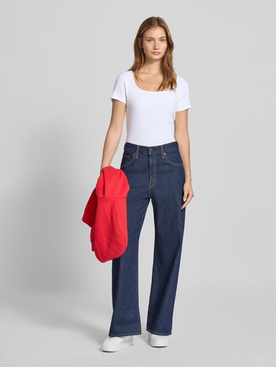 Levi's® T-shirt z detalem z logo i głębokim, okrągłym dekoltem Złamany biały 1