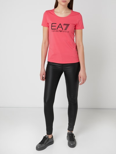 EA7 Emporio Armani T-Shirt mit Logo-Prints Rot 1