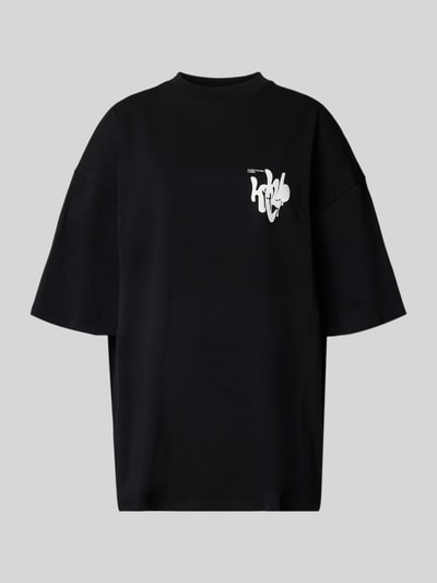 Produktfoto, Oversized T-Shirt mit Label-Print von Karo Kauer in Schwarz mit weißem Print, reine Baumwolle, Rundhalsausschnitt