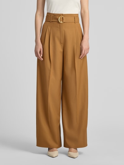 Frauenmodel trägt Wide Leg Anzughose aus reiner Schurwolle Modell 'SERIO' von Max Mara, Optik: Unifarben, Canvas, Ganzkörperansicht von vorne.
