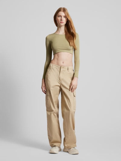 Sixth June Crop Top mit rückseitigem Cut Out Khaki 1