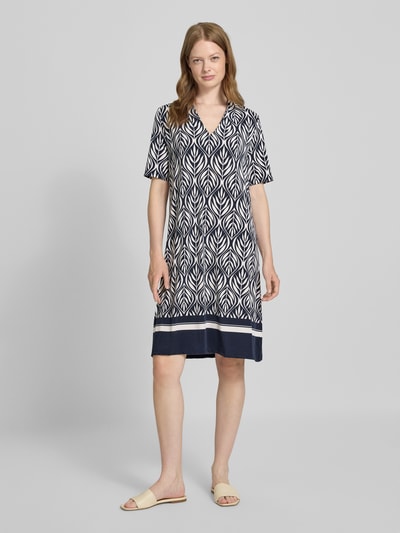 s.Oliver BLACK LABEL Fließendes Minikleid mit Allover-Muster Marine 1