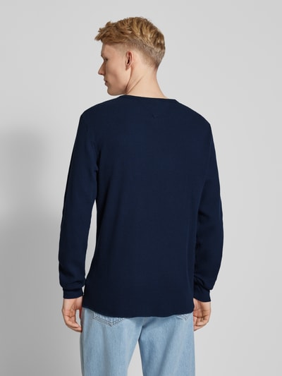 Tommy Jeans Slim Fit Longsleeve mit Label-Stitching Marine 5