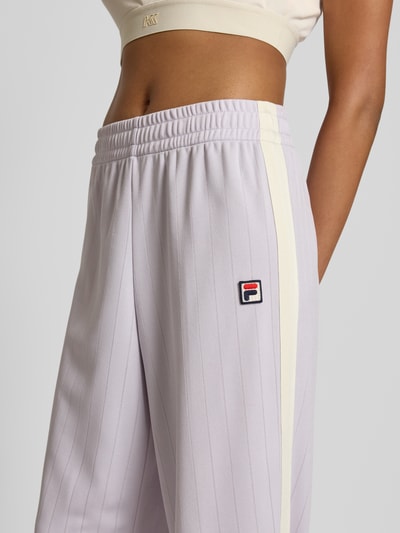 FILA Straight Leg Trackpants mit Logo-Badge Modell 'LORCE' Flieder 3