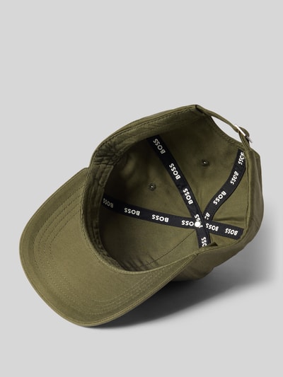Produktfoto, olivgrüne Basecap aus reiner Baumwolle Modell 'ZED-BOSS-ME' von BOSS, Twill, verstärkter Schirm, Label-Applikation, verstellbarer Riegel, eingestickte Luftlöcher, schlichte Optik
