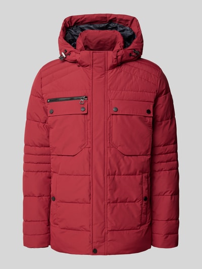 Produktfoto, Steppjacke mit Kapuze und Brusttaschen von LERROS in Rot, sichtbare Eingrifftaschen und verdeckter Reißverschluss, Regular Fit, glatte und gesteppte Struktur, Details zum Produkt: Rückenlänge 82 cm, Schulterbreite 50 cm, Brustweite 60 cm, Ärmellänge 72 cm.