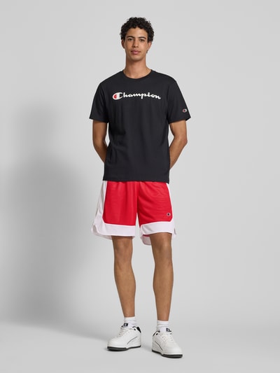 CHAMPION Loose Fit Shorts mit Logo-Badge Hellrot 1