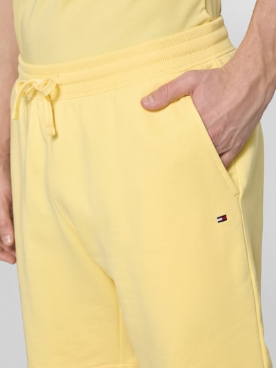 Tommy Hilfiger Sweatshorts mit elastischem Bund Hellgelb 3