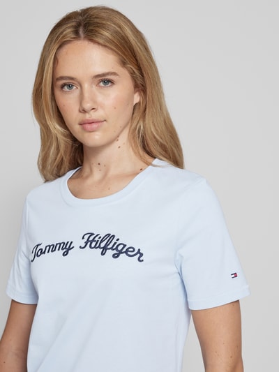 Tommy Hilfiger T-Shirt mit Label-Stitching Modell 'SCRIPT' Hellblau 3