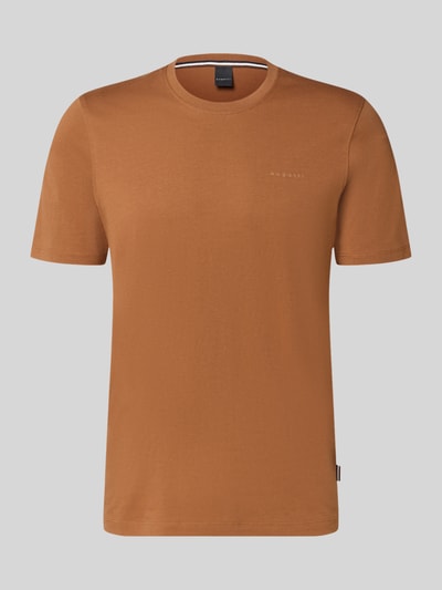 Produktfoto, T-Shirt mit Label-Detail von bugatti in Braun, reine Baumwolle, Gerader-Schnitt, Rundhalsausschnitt, Rückenlänge bei Größe M 69 cm