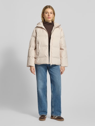 FREE/QUENT Kurtka pikowana z zamkiem błyskawicznym dwustronnym model ‘RAINGO’ Złamany biały 1