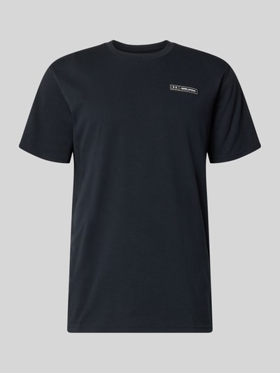 Produktfoto, Regular Fit T-Shirt mit Logo-Applikation von Under Armour aus schwarzem Baumwoll-Mix, Rundhalsausschnitt, glatte Oberfläche.