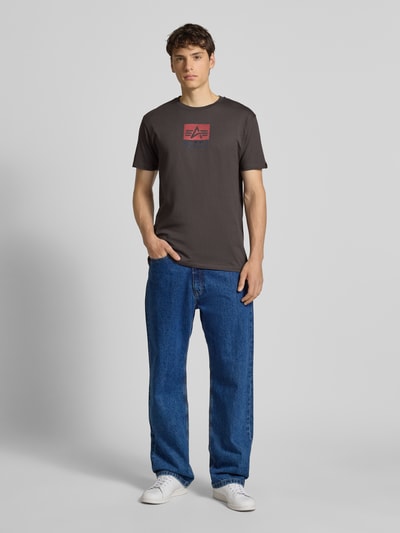 Alpha Industries T-Shirt mit Label-Print und Rundhalsausschnitt Anthrazit 1