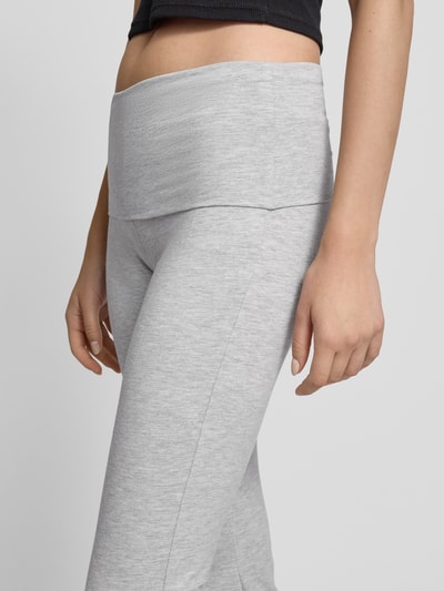 Review Flared Cut Sweatpants mit elastischem Bund Hellgrau Melange 3