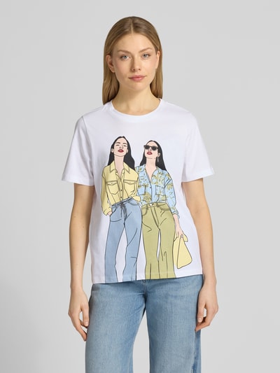 Modelka kobieca nosi Relaxed Fit T-Shirt aus reiner Baumwolle od s.Oliver RED LABEL, biały, jednolity, nadruk graficzny, krótki rękaw, okrągły dekolt, dżersej, bawełna, widok całej sylwetki z przodu