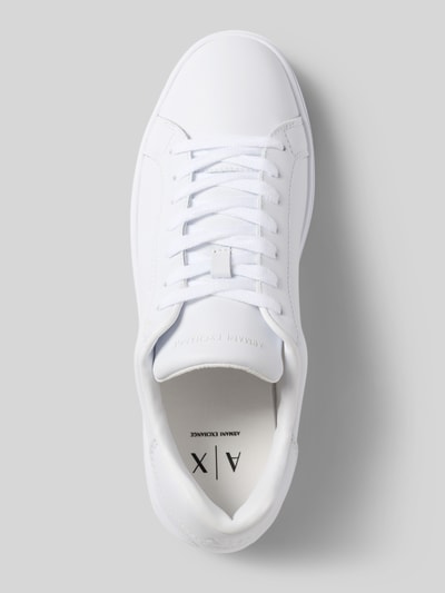 Produktfoto, Sneaker aus echtem Leder Modell 'Action' von ARMANI EXCHANGE in Weiß mit abgerundeter Passform, Logo-Detail, Schnürverschluss, Herren, Absatzhöhe 4 cm, Schafthöhe 9 cm, Schaftweite 9 cm, monochrome Glattleder-Struktur