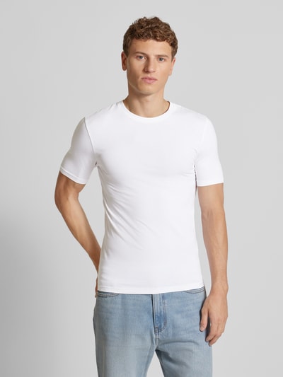 REVIEW Essentials Tight Tee Weiss 4