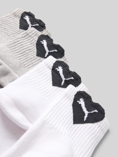 Produktfoto, Socken aus Baumwoll-Mix im 4er-Pack Modell 'HEART' von PUMA, weiße und graue Farben, gerippte Struktur, Damen Socken von PUMA