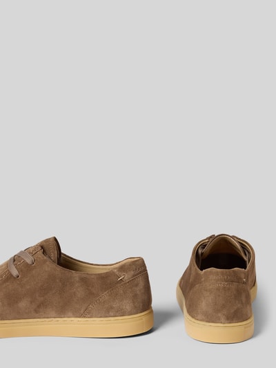 Produktfoto, Schnürschuhe aus echtem Veloursleder Modell 'KARO 4B' von Marc O'Polo für Herren, Optik: Unifarben, strukturierte Sohle, flach, Label-Prägung, Schnürung, abgerundete Schuhspitze, Materialverarbeitung: Velours, Material: echtes Leder.