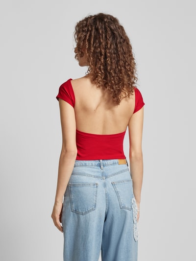 Review Cropped T-Shirt mit U-Boot-Ausschnitt Rot 5