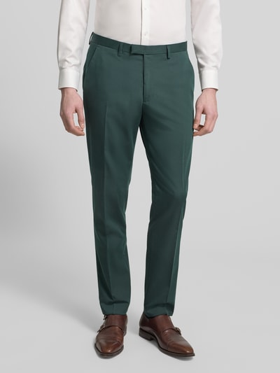 Männermodel trägt Regular Fit Stoffhose aus Satin von MCNEAL in Dunkelgrün mit Bügelfalten, Gesäßtaschen, Eingrifftaschen, Nahaufnahme Oberkörper. Bundweite bei Größe 50: 43 cm, Innenbeinlänge bei Größe 50: 82 cm.