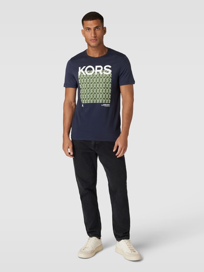 Michael Kors T-shirt met motief- en labelprint, model 'LATTICE KORS' Donkerblauw - 1