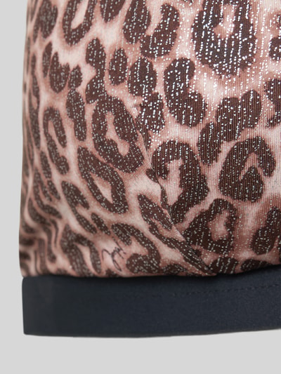 Productfoto, Bikini-Oberteil in Triangel-Form Modell 'Leopard Beach' van JOOP! Collection, stretch-materiaal, huiddichte fit, panterprint, glanzend oppervlak, detailopname