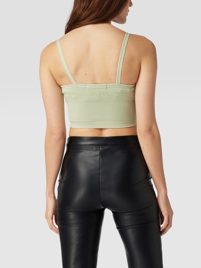 Guess Crop Top in Ripp-Optik mit Rüschenbesatz Hellgrün 5