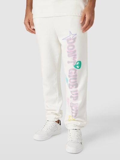 Review X MATW Sweatpants mit DGUK Print - MATW x REVIEW Offwhite 4