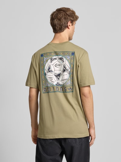 adidas Originals T-Shirt mit Rundhalsausschnitt und Label-Print Khaki 5