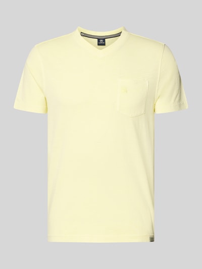 Produktfoto, Regular Fit T-Shirt mit V-Ausschnitt von Lerros in hellem Gelb, Reine Baumwolle, Brusttasche, Logo-Stitching, Herren T-Shirt, Rückenlänge 68 cm bei Größe M