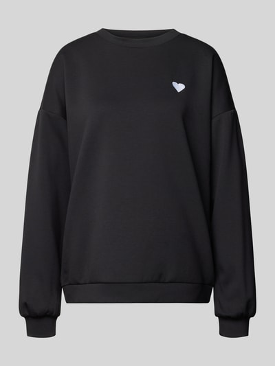 Produktfoto, Relaxed Fit Pullover mit Herz-Stickerei Modell 'TALIA' von Pieces, Optik: Unifarben, Passform: Relaxed-Fit, Rundhals, Langarm, dezente Struktur.