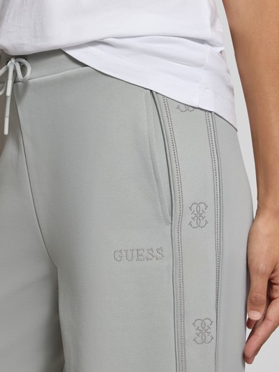 Guess Activewear Sweatpants mit elastischem Bund Modell 'OCTAVIA' Mittelgrau 3