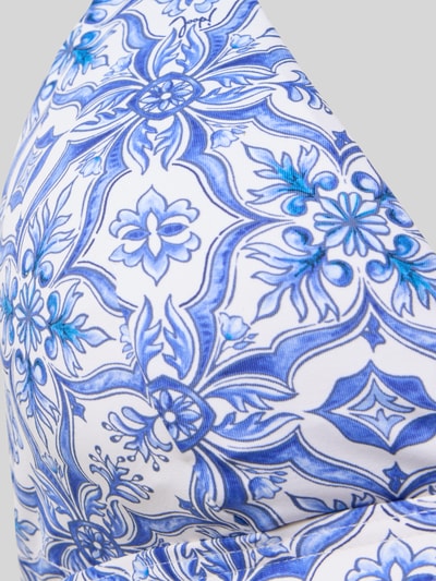 Produktfoto, Bikini-Oberteil im Triangel-Form Modell 'MURI BEACH' von JOOP! Collection mit blau-weißem Muster, glatte Textur, Material-Mix mit Stretch-Anteil