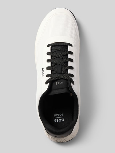 Produktfoto, Low Top Sneaker mit dämpfender Sohle Modell 'TITANIUM_RUNN' von BOSS für Herren in Optik: Unifarben, abgerundete Schuhspitze, flache Absatzform, Schnürung, Sohle: dämpfend, Materialverarbeitung: Mesh.