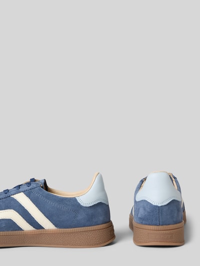 Productfoto, Sneaker uit echt leer Model 'Cuzima' van Gant, blauw met beige details, geprofileerde zool, afgeronde pasvorm, logodesign, dames sneaker, hakhoogte maat 40: 3 cm, schachthoogte: 8 cm, schachtbreedte: 7 cm.