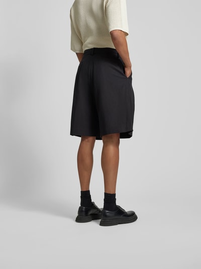 Nanushka Shorts mit Kellerfalten Black 5