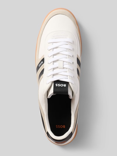 Produktfoto, Sneaker Low mit kontrastierenden Streifen von BOSS Orange, mehrfarbig, Logo-Schriftzug, strukturierte Gummisohle, runde Schuhspitze, flacher Absatz, sichtbare Nähte