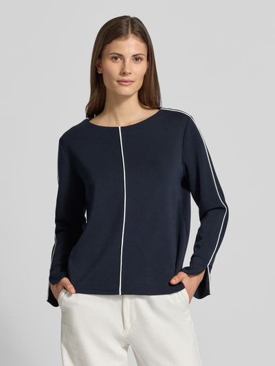 Frauenmodel trägt Regular Fit Sweatshirt mit Kontrastnähten von s.Oliver BLACK LABEL, Optik: Unifarben, Modal-Mix, Ganzkörperansicht von vorne.