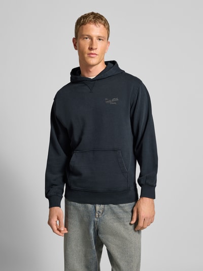 Pepe Jeans Bluza z kapturem o kroju regular fit z czystej bawełny model ‘GAVIN’ Czarny 4